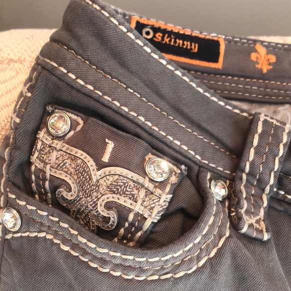 26” Gray Skinny Cassel Rock Revival Pants - Picture 4 of 7